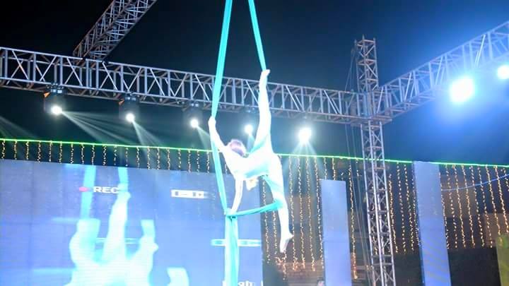 famous foreigner aerial act jaipur