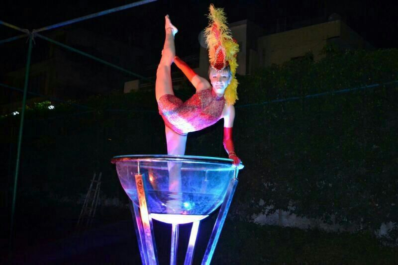 foreigner martini girl acts jaipur