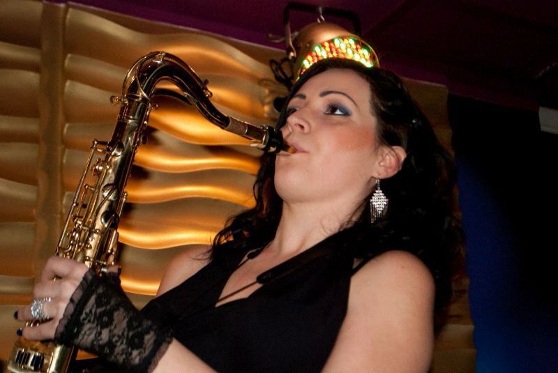 best foreigner saxophone player jaipur