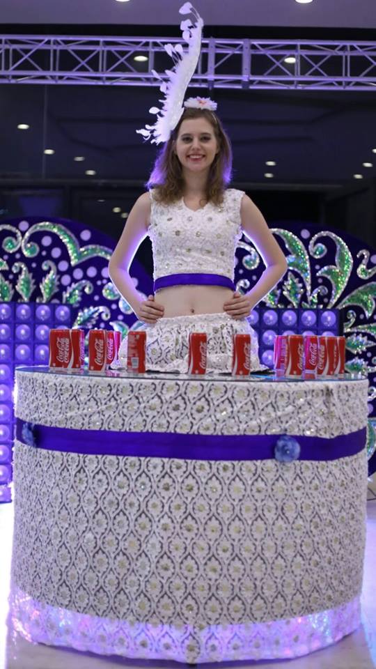 foreigner walking table for serving jaipur
